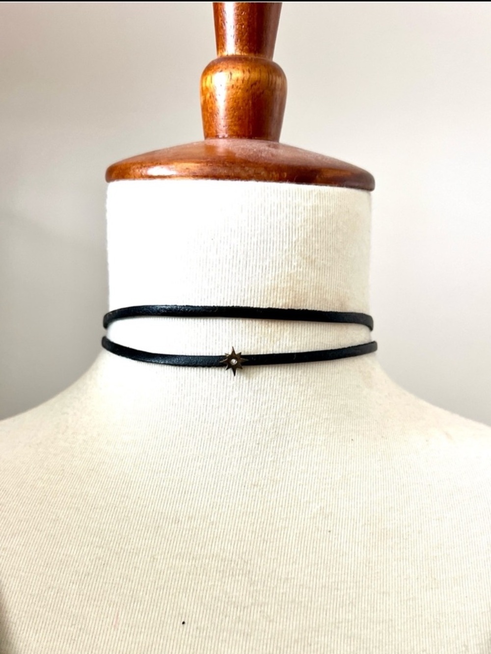 Jennifer Zeuner Ivy choker with Star Accent